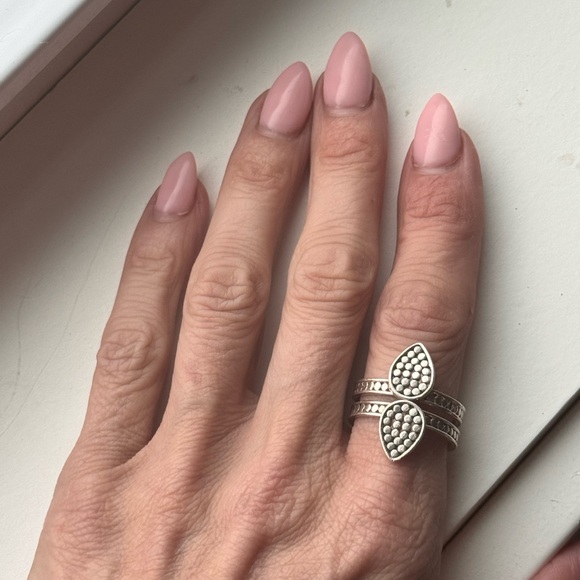 Anna Beck Silver Ring - Picture 2 of 3